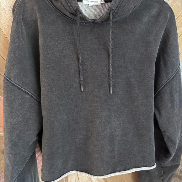 Good American Women's Jeanius Terry Crop Hoodie in Black - Picture 2 of 5